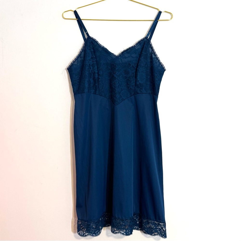 Vanity Fair Vintage 70s 80s Nylon Lace Trim Slip Dress Chemise Nightgown 36 S M - Picture 2 of 10